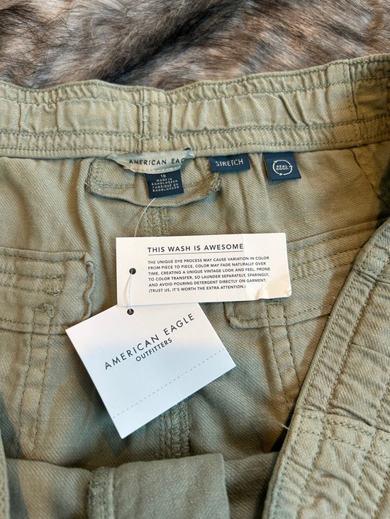 NWT American Eagle Dreamy Drape Linen-Blend Carpenter Short Size 16 High Waisted - Picture 8 of 10